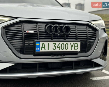 Сірий Ауді E-Tron, об'ємом двигуна 0 л та пробігом 69 тис. км за 32500 $, фото 3 на Automoto.ua