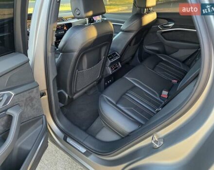 Серый Ауди E-Tron, объемом двигателя 0 л и пробегом 172 тыс. км за 30999 $, фото 16 на Automoto.ua