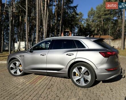 Серый Ауди E-Tron, объемом двигателя 0 л и пробегом 83 тыс. км за 32700 $, фото 5 на Automoto.ua