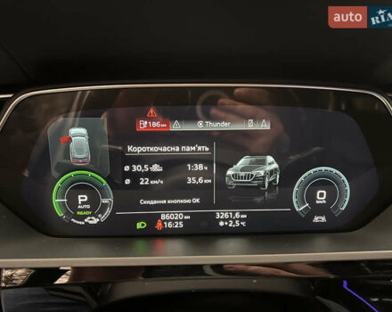 Серый Ауди E-Tron, объемом двигателя 0 л и пробегом 86 тыс. км за 31000 $, фото 20 на Automoto.ua