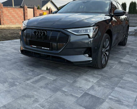 Серый Ауди E-Tron, объемом двигателя 0 л и пробегом 103 тыс. км за 31500 $, фото 1 на Automoto.ua