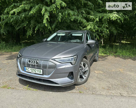 Сірий Ауді E-Tron, об'ємом двигуна 0 л та пробігом 53 тис. км за 46000 $, фото 1 на Automoto.ua