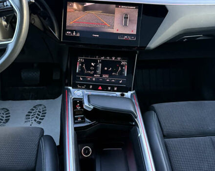 Серый Ауди E-Tron, объемом двигателя 0 л и пробегом 155 тыс. км за 27750 $, фото 38 на Automoto.ua