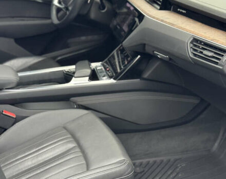 Сірий Ауді E-Tron, об'ємом двигуна 0 л та пробігом 69 тис. км за 32500 $, фото 26 на Automoto.ua