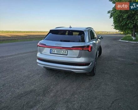 Серый Ауди E-Tron, объемом двигателя 0 л и пробегом 121 тыс. км за 27700 $, фото 16 на Automoto.ua