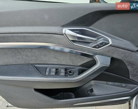 Серый Ауди E-Tron, объемом двигателя 0 л и пробегом 121 тыс. км за 27700 $, фото 24 на Automoto.ua