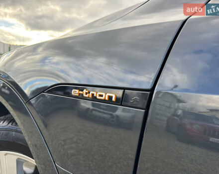Серый Ауди E-Tron, объемом двигателя 0 л и пробегом 162 тыс. км за 20850 $, фото 6 на Automoto.ua