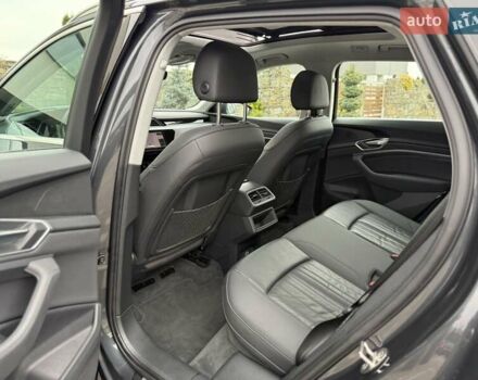 Серый Ауди E-Tron, объемом двигателя 0 л и пробегом 116 тыс. км за 25900 $, фото 26 на Automoto.ua