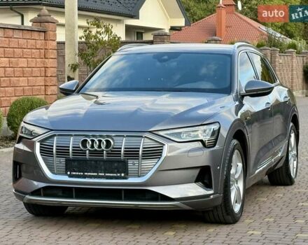 Ауді E-Tron 2019 у Рівному на Automoto.ua Сірий Ауді E-Tron, об'ємом двигуна 0 л та пробігом 139 тис. км за 26900 $, фото 1 на Automoto.ua