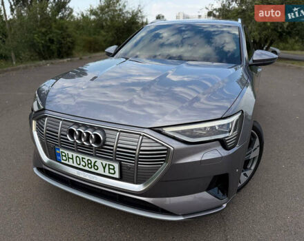Сірий Ауді E-Tron, об'ємом двигуна 0 л та пробігом 61 тис. км за 24500 $, фото 9 на Automoto.ua
