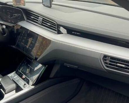 Серый Ауди E-Tron, объемом двигателя 0 л и пробегом 103 тыс. км за 28000 $, фото 22 на Automoto.ua