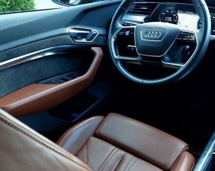 Сірий Ауді E-Tron, об'ємом двигуна 0 л та пробігом 118 тис. км за 31000 $, фото 15 на Automoto.ua