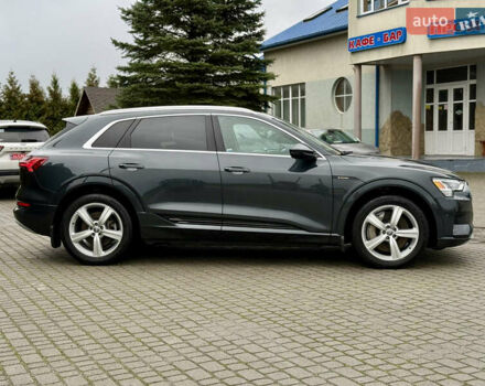 Сірий Ауді E-Tron, об'ємом двигуна 0 л та пробігом 59 тис. км за 30500 $, фото 7 на Automoto.ua