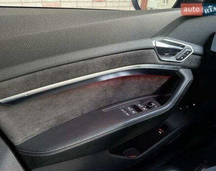 Серый Ауди E-Tron, объемом двигателя 0 л и пробегом 68 тыс. км за 31500 $, фото 31 на Automoto.ua