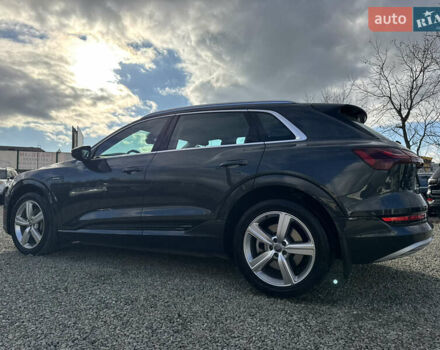 Серый Ауди E-Tron, объемом двигателя 0 л и пробегом 162 тыс. км за 20850 $, фото 47 на Automoto.ua