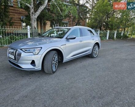 Серый Ауди E-Tron, объемом двигателя 0 л и пробегом 121 тыс. км за 27700 $, фото 7 на Automoto.ua
