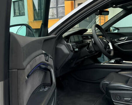 Сірий Ауді E-Tron, об'ємом двигуна 0 л та пробігом 75 тис. км за 34300 $, фото 29 на Automoto.ua