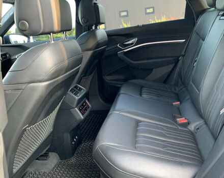 Серый Ауди E-Tron, объемом двигателя 0 л и пробегом 159 тыс. км за 25800 $, фото 31 на Automoto.ua