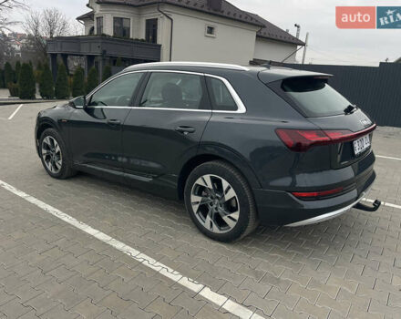 Серый Ауди E-Tron, объемом двигателя 0 л и пробегом 124 тыс. км за 22800 $, фото 12 на Automoto.ua