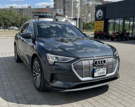 Серый Ауди E-Tron, объемом двигателя 0 л и пробегом 142 тыс. км за 27500 $, фото 2 на Automoto.ua
