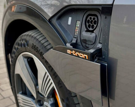 Сірий Ауді E-Tron, об'ємом двигуна 0 л та пробігом 75 тис. км за 34300 $, фото 4 на Automoto.ua