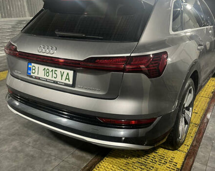 Серый Ауди E-Tron, объемом двигателя 0 л и пробегом 63 тыс. км за 39500 $, фото 4 на Automoto.ua