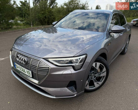 Сірий Ауді E-Tron, об'ємом двигуна 0 л та пробігом 61 тис. км за 24500 $, фото 8 на Automoto.ua