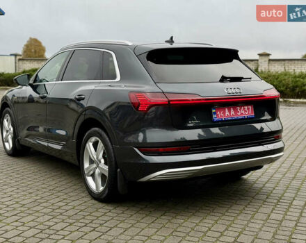 Сірий Ауді E-Tron, об'ємом двигуна 0 л та пробігом 59 тис. км за 30500 $, фото 5 на Automoto.ua