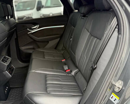 Серый Ауди E-Tron, объемом двигателя 0 л и пробегом 86 тыс. км за 33000 $, фото 58 на Automoto.ua