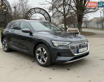 Сірий Ауді E-Tron, об'ємом двигуна 0 л та пробігом 84 тис. км за 26999 $, фото 2 на Automoto.ua
