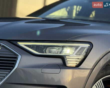 Серый Ауди E-Tron, объемом двигателя 0 л и пробегом 155 тыс. км за 27750 $, фото 5 на Automoto.ua