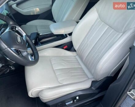 Сірий Ауді E-Tron, об'ємом двигуна 0 л та пробігом 160 тис. км за 27000 $, фото 4 на Automoto.ua