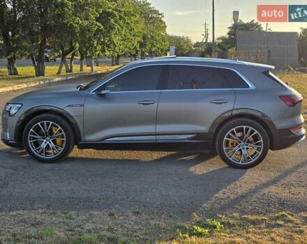 Серый Ауди E-Tron, объемом двигателя 0 л и пробегом 172 тыс. км за 30999 $, фото 7 на Automoto.ua
