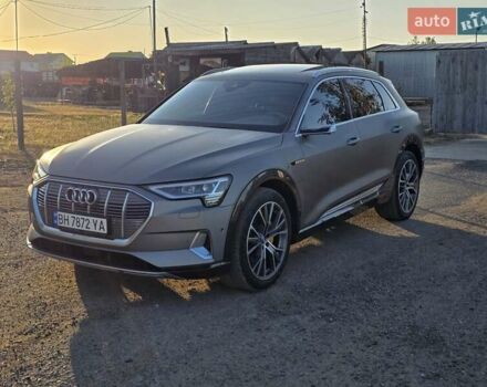 Серый Ауди E-Tron, объемом двигателя 0 л и пробегом 172 тыс. км за 30999 $, фото 8 на Automoto.ua