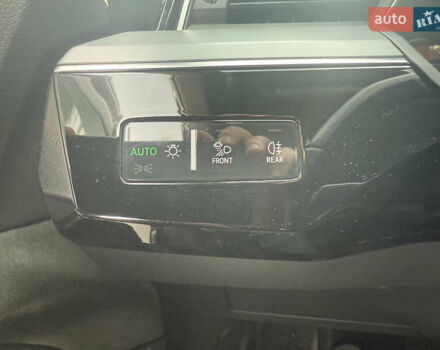 Серый Ауди E-Tron, объемом двигателя 0 л и пробегом 126 тыс. км за 29200 $, фото 20 на Automoto.ua