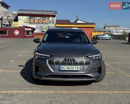 Серый Ауди E-Tron, объемом двигателя 0 л и пробегом 68 тыс. км за 31500 $, фото 2 на Automoto.ua