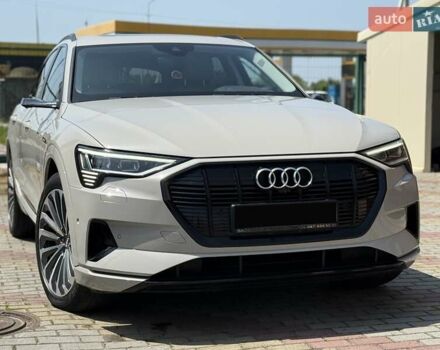 Сірий Ауді E-Tron, об'ємом двигуна 0 л та пробігом 88 тис. км за 34900 $, фото 2 на Automoto.ua