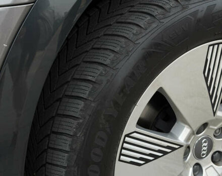 Сірий Ауді E-Tron, об'ємом двигуна 0 л та пробігом 75 тис. км за 34300 $, фото 22 на Automoto.ua