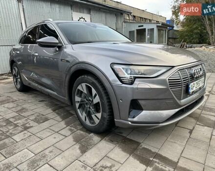 Серый Ауди E-Tron, объемом двигателя 0 л и пробегом 148 тыс. км за 29000 $, фото 2 на Automoto.ua