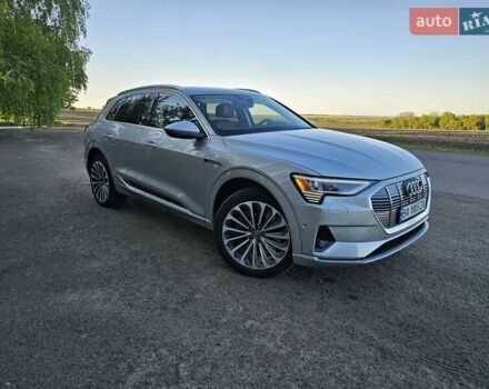 Серый Ауди E-Tron, объемом двигателя 0 л и пробегом 121 тыс. км за 27700 $, фото 14 на Automoto.ua