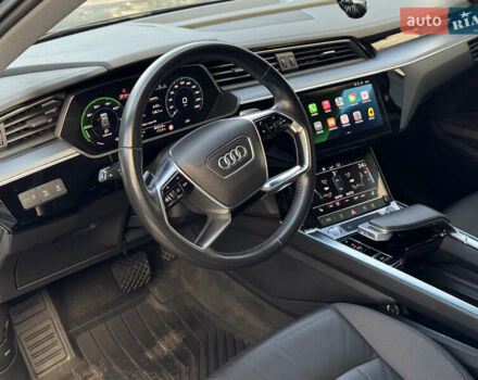 Серый Ауди E-Tron, объемом двигателя 0 л и пробегом 94 тыс. км за 22900 $, фото 46 на Automoto.ua