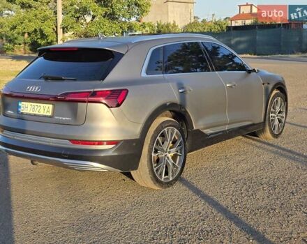Серый Ауди E-Tron, объемом двигателя 0 л и пробегом 172 тыс. км за 30999 $, фото 4 на Automoto.ua