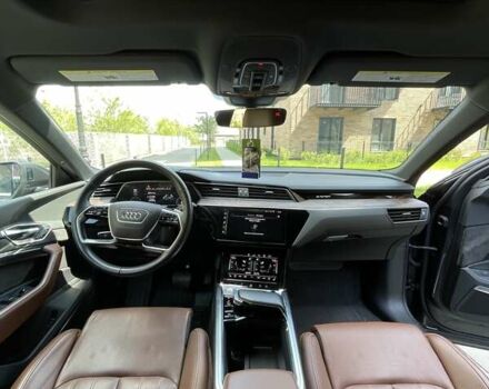 Сірий Ауді E-Tron, об'ємом двигуна 0 л та пробігом 69 тис. км за 33000 $, фото 2 на Automoto.ua