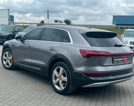Серый Ауди E-Tron, объемом двигателя 0 л и пробегом 118 тыс. км за 31950 $, фото 7 на Automoto.ua