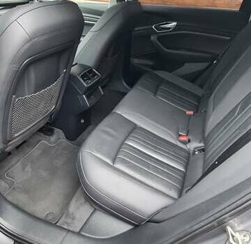 Серый Ауди E-Tron, объемом двигателя 0 л и пробегом 146 тыс. км за 21000 $, фото 41 на Automoto.ua