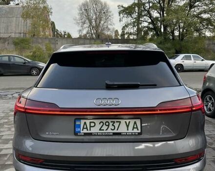 Серый Ауди E-Tron, объемом двигателя 0 л и пробегом 148 тыс. км за 29000 $, фото 5 на Automoto.ua