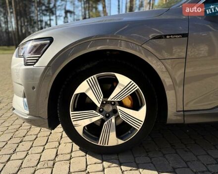 Серый Ауди E-Tron, объемом двигателя 0 л и пробегом 83 тыс. км за 32700 $, фото 8 на Automoto.ua