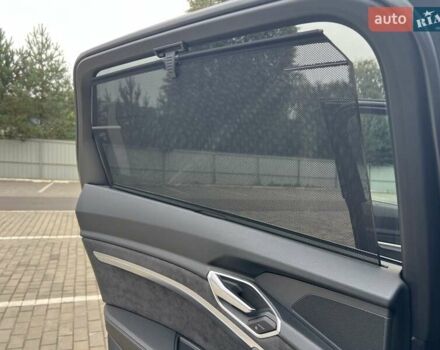 Сірий Ауді E-Tron, об'ємом двигуна 0 л та пробігом 59 тис. км за 28000 $, фото 5 на Automoto.ua