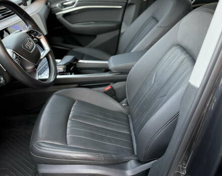 Серый Ауди E-Tron, объемом двигателя 0 л и пробегом 104 тыс. км за 31499 $, фото 33 на Automoto.ua