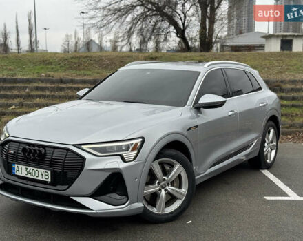 Сірий Ауді E-Tron, об'ємом двигуна 0 л та пробігом 69 тис. км за 32500 $, фото 6 на Automoto.ua
